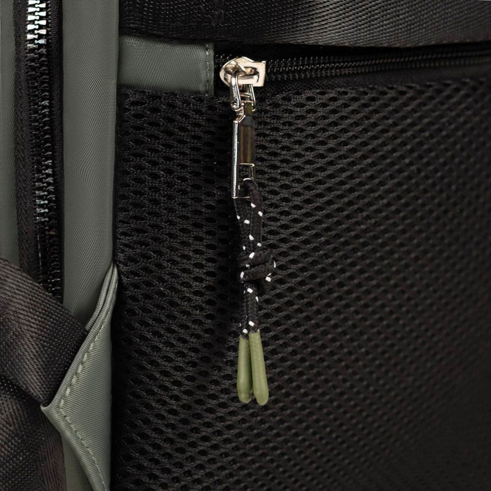 0239384624001---MOCHILA-NYLON-TRAVEL-LIGHT--VERDE--8-.JPG