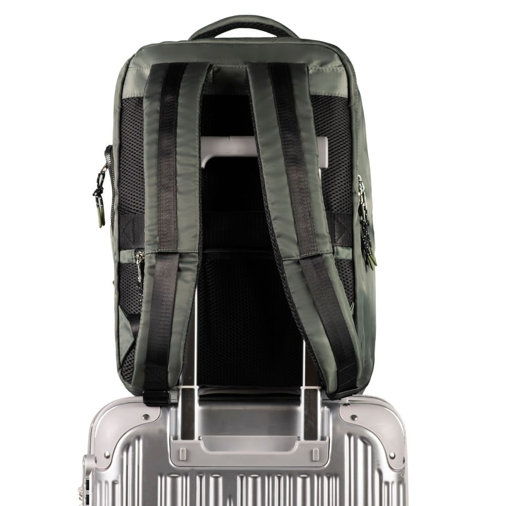 0239384624001---MOCHILA-NYLON-TRAVEL-LIGHT--VERDE--14-.JPG