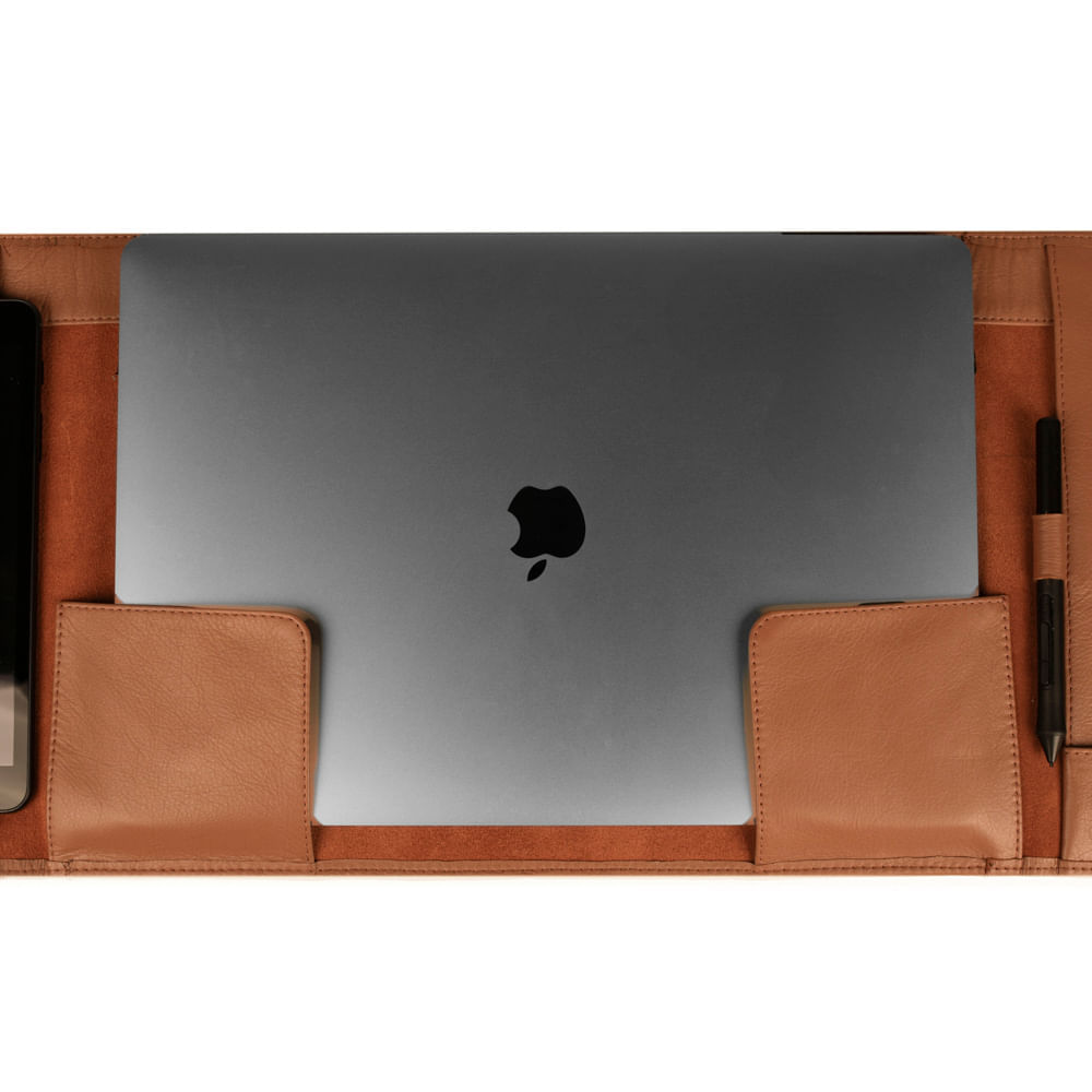 0169563152001---PORTA-NOTEBOOK-DE-COURO-HORTO--CARAMELO-U--6-
