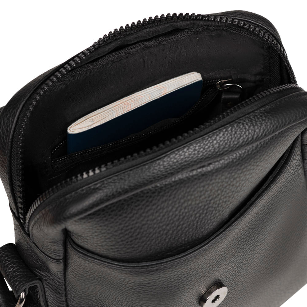 0239388458001---SHOULDER-BAG-MASCULINA-DE-COURO-LEME--PRETO-U--11-